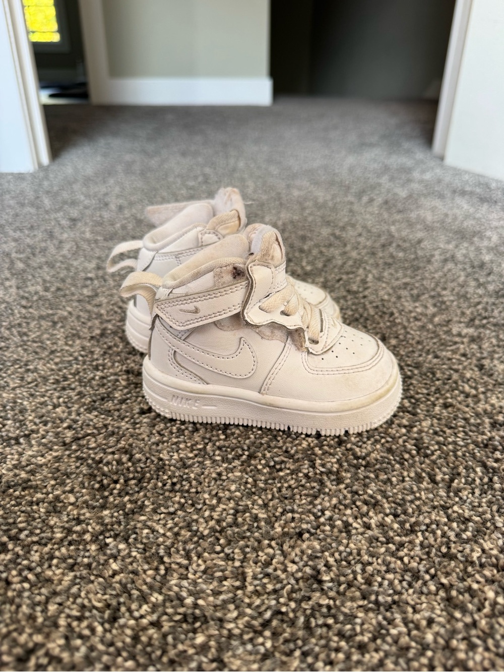 Nike Kids White High-Top Sneakers with Hook-and-Loop Strap